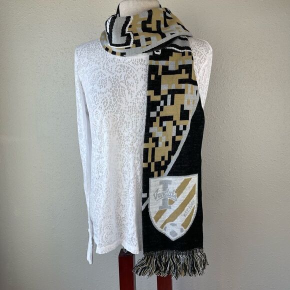 University of Idaho Vandals Scarf EUC - Picture 1 of 8